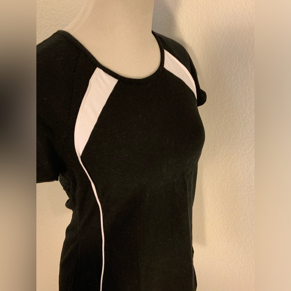 NWOT Althletic Works Black & White Short Sleeve T-Shirt - Size Large (12-14) - Picture 2 of 6